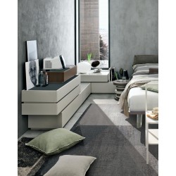 Storage units for bedrooms: Replay